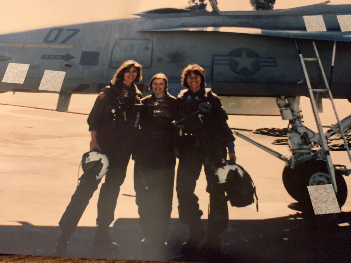 Tammie Jo Shults (L), with Sue Hart and Linda Heid Maloney on detachment in Puerto Rico, 1992. (Courtesy of Tammie Jo Shults)