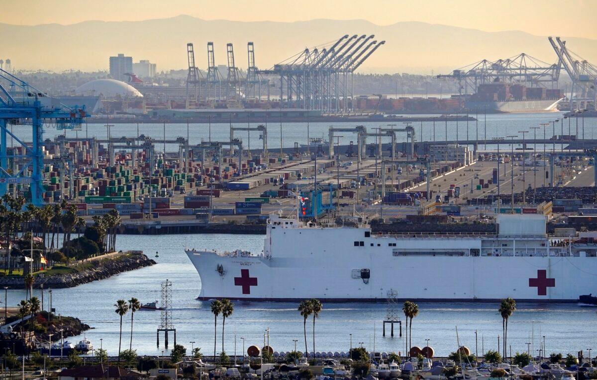 The USNS Mercy enters the Port of Los Angeles in Los Angeles, California on March 27, 2020. (Mark J. Terrill/AP Photo)