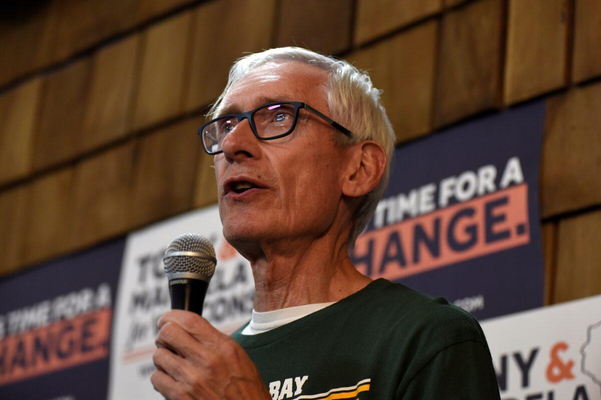 Democratic gubernatorial candidate Tony Evers speaks to supporters at a campaign event in Milwaukee, Wisconsin on Nov. 4, 2018. (Nick Oxford/File Photo/Reuters)