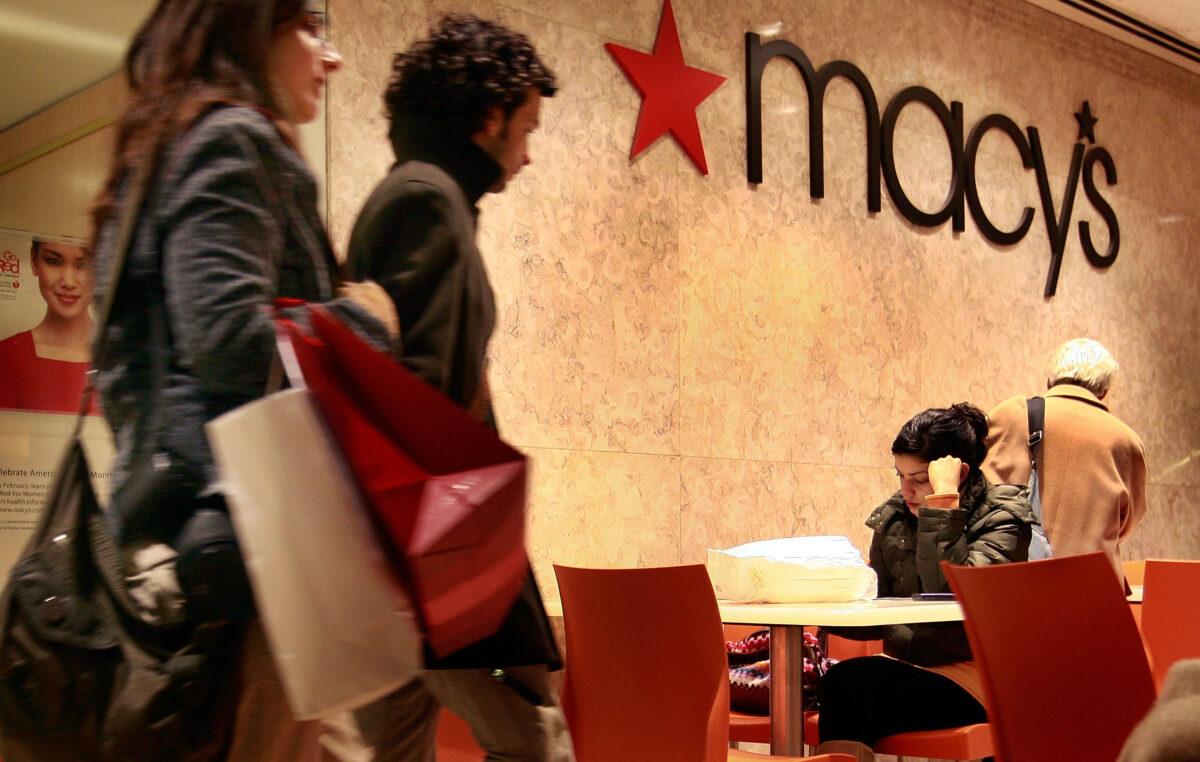 Customers leave a Macy's store in Chicago, Illinois, on Feb. 2, 2009. (Scott Olson/Getty Images)