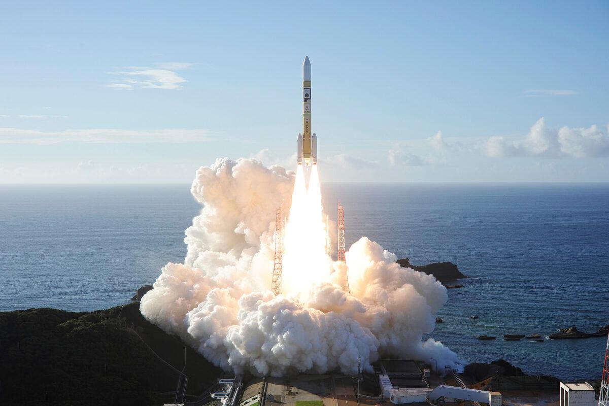An H-IIA rocket with United Arab Emirates' Mars orbiter Hope lifts off from Tanegashima Space Center in Kagoshima, southern Japan, on July 20, 2020. (MHI via AP)