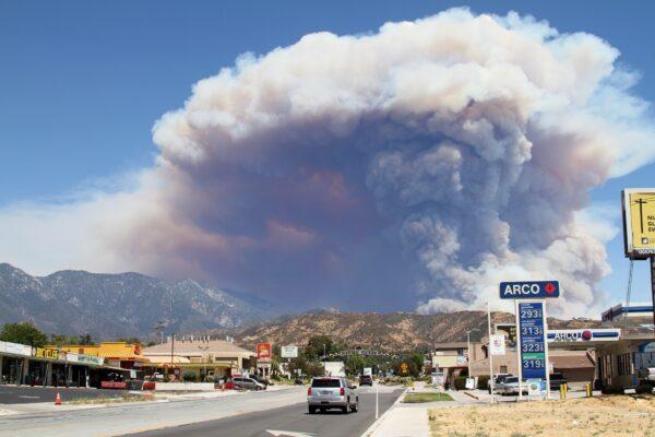 The Apple Fire, as seen from Yucaipa, Calif., on Aug. 1, 2020. (Brad Jones/The Epoch Times)