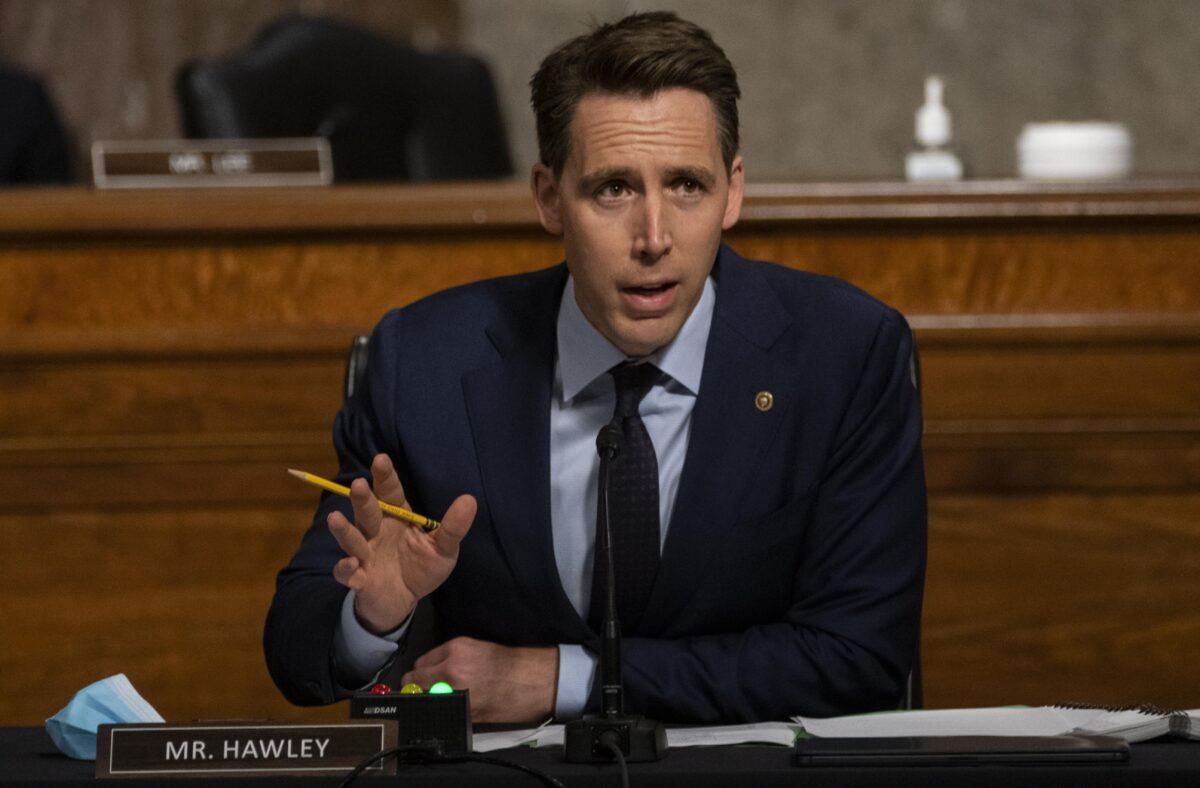 Sen. Josh Hawley, (R-Mo.), on Capitol Hill on Aug. 5, 2020. (Carolyn Kaster-Pool/Getty Images)
