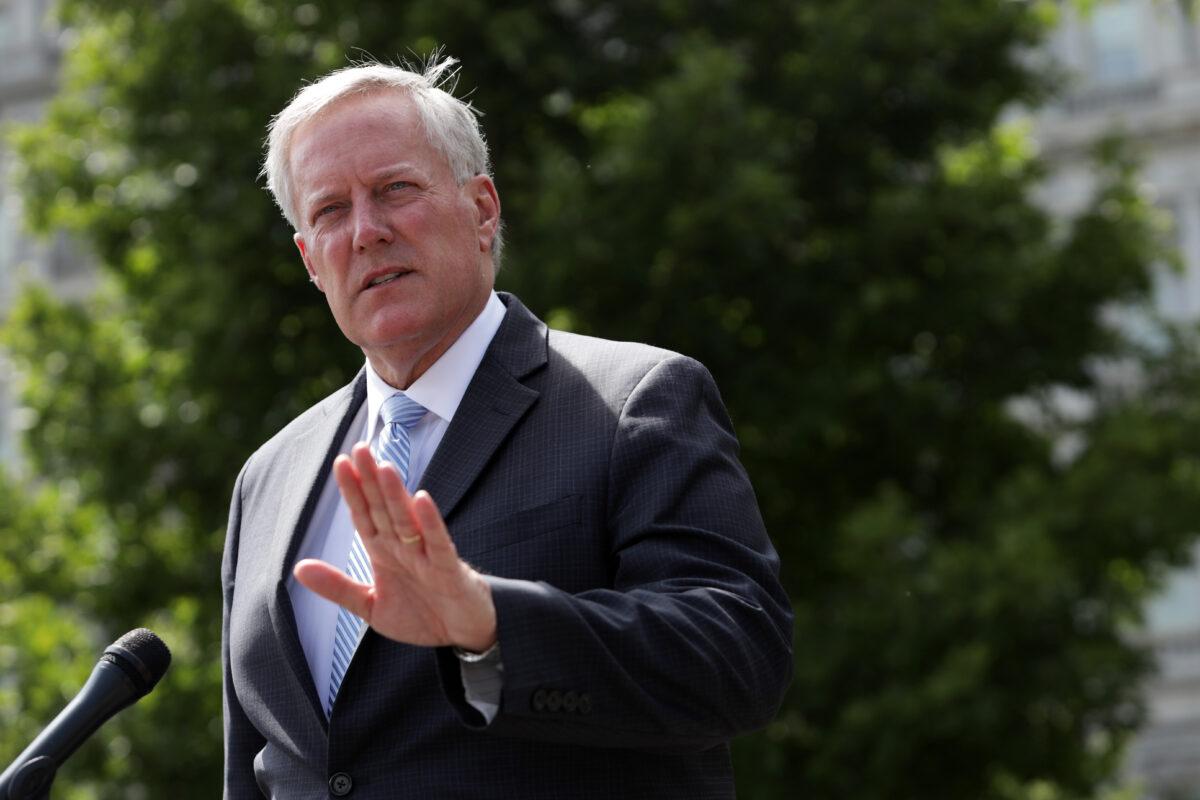White House Chief of Staff Mark Meadows speaks to members of the press outside the West Wing of the White House in Washington on Aug. 28, 2020. (Alex Wong/Getty Images)