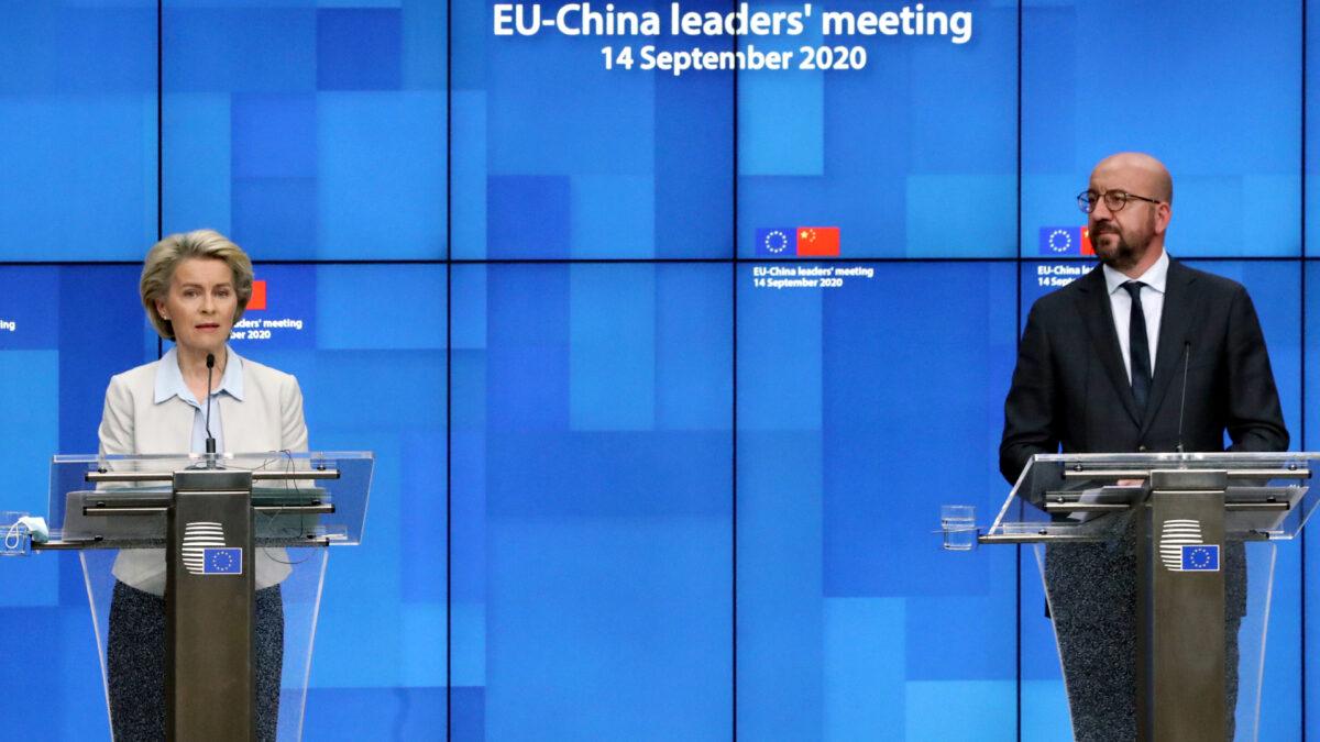 European Council President Charles Michel (R) and European Commission President Ursula von der Leyen attend a press conference following an EU-China virtual summit at the European Council building in Brussels, on Sept. 14, 2020. (Yves Herman, Pool Photo via AP)