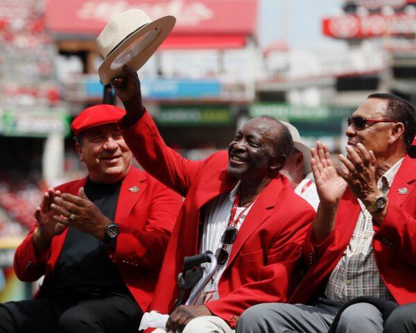 Former Cincinnati Reds player Joe Morgan waves to the crowd as he attends a statue dedication ceremony for teammate Pete Rose before a baseball game between the Cincinnati Reds and the Los Angeles Dodgers, in Cincinnati, Ohio, on June 17, 2017. (John Minchillo/AP Photo)