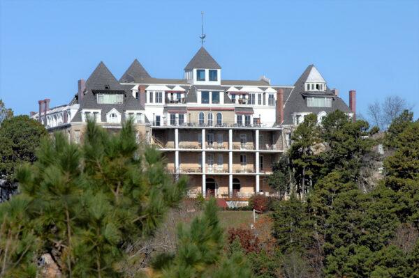 The Crescent Hotel and Spa in Eureka Springs, Ark., bears the nickname "Castle in the Air." (Courtesy of Bonita Cheshier/Dreamstime.com)