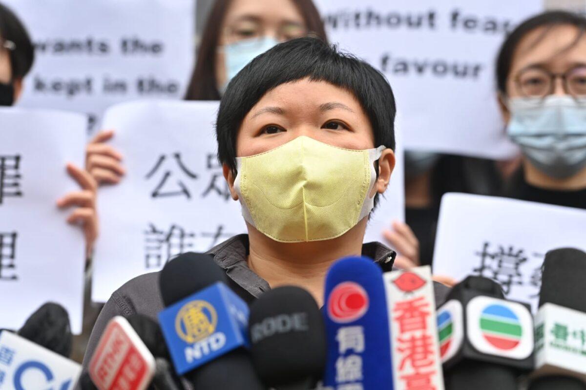 Choy Yuk-ling, also known as Bao Choy, speaks to local media prior to her court hearing in Hong Kong, on Nov. 10, 2020. (Song Bilung/The Epoch Times)
