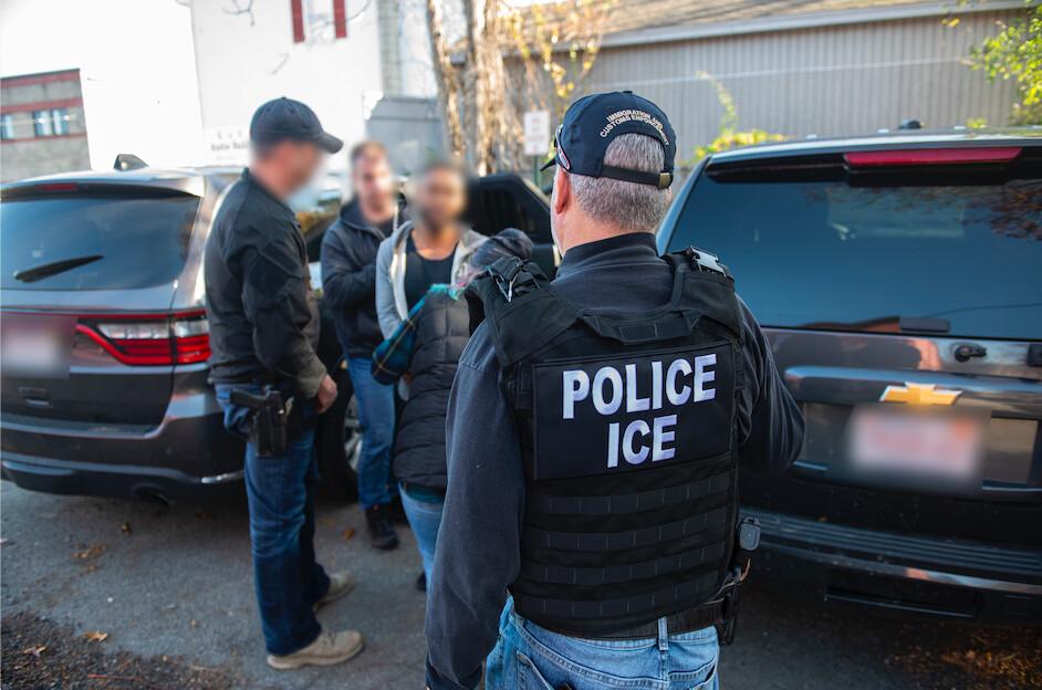 ICE officers apprehend fugitive criminal aliens for alleged involvement in the illegal narcotics trade, in Boston, Mass., on Nov. 4, 2019. (ICE)