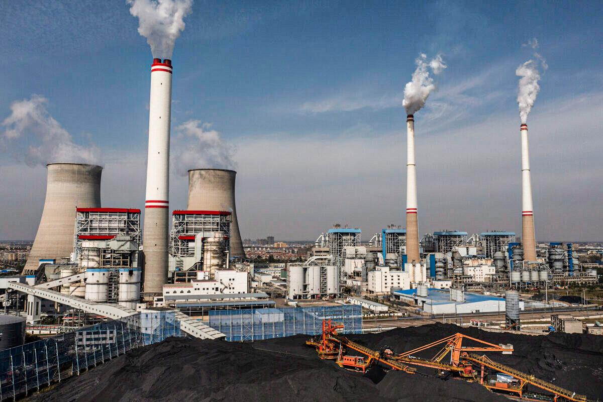 A coal-fired power plant in Hanchuan, Hubei Province, China, on Nov. 11, 2021. (Getty Images)