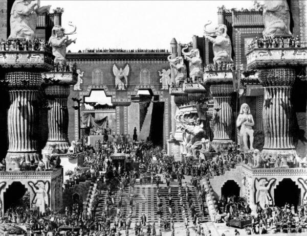 The elaborate scenes for the Babylon story include 3,000 lavishly costumed extras and dancers. (MoveStillsDB)