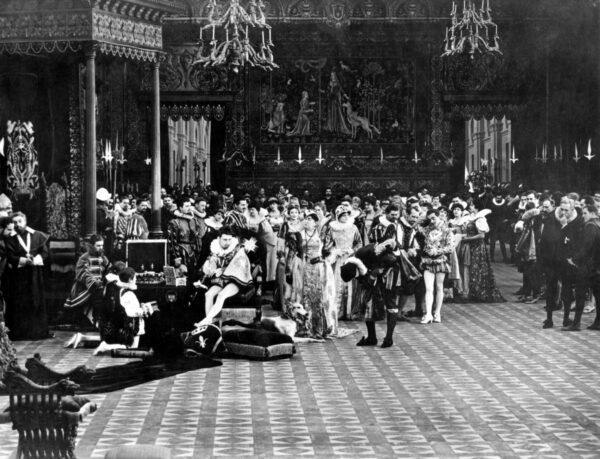 A scene in the French court where the king decides to crush the Huguenots. (MovieStillsDB)