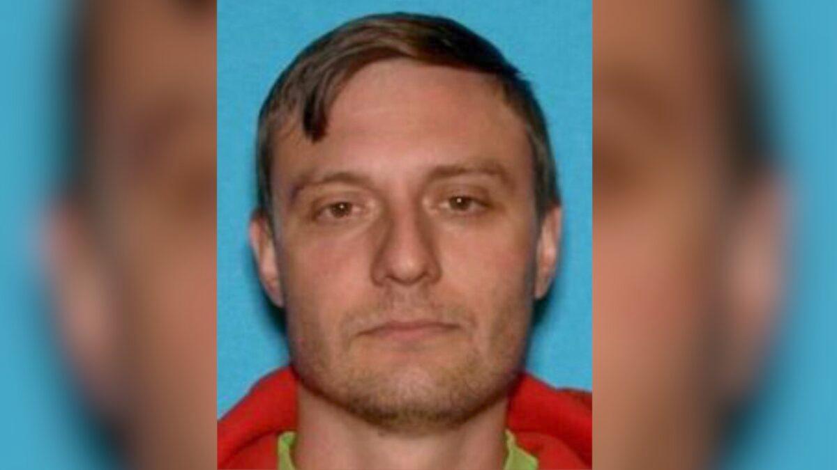 Robert Alvin Justus Jr., who faces murder charges in the killing of federal officer David Patrick Underwood. (Santa Cruz Sheriff's Office via AP; FBI)