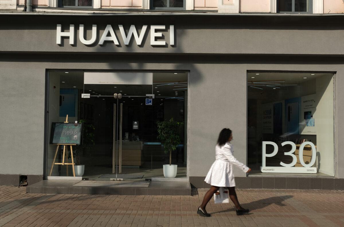 A Huawei store stands in Kiev, Ukraine, on Oct. 3, 2019. (Sean Gallup/Getty Images)