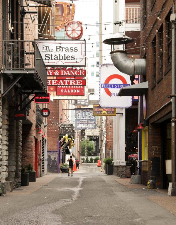 The historic Printer’s Alley, a nightlife district in Nashville. (Annie Wu for American Essence)