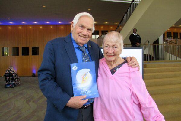 Richard and Joanne Thompson at the Shen Yun matinee in Long Beach on May 7, 2022. (Linda Jiang/The Epoch Times)