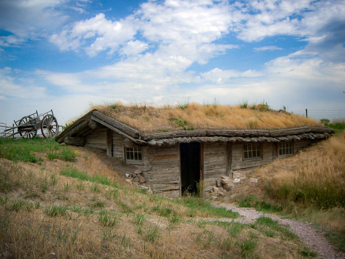 Dugouts were most commonly built into the prairie hills, where lumber may not have been readily available. This particular dugout is known as the Bordeaux Trading Post and was originally built in 1845 near Chadron, Neb. (Napa/CC BY-SA 3.0)