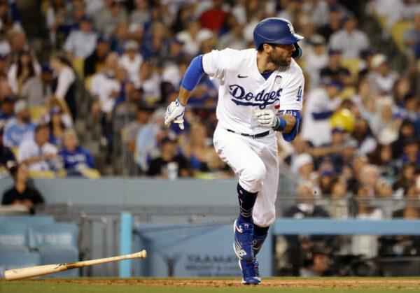 Chris Taylor #3 of the Los Angeles Dodgers runs to first base after a single during the fifth inning against the New York Mets at Dodger Stadium, in Los Angeles, on June 2, 2022. (Katelyn Mulcahy/Getty Images)