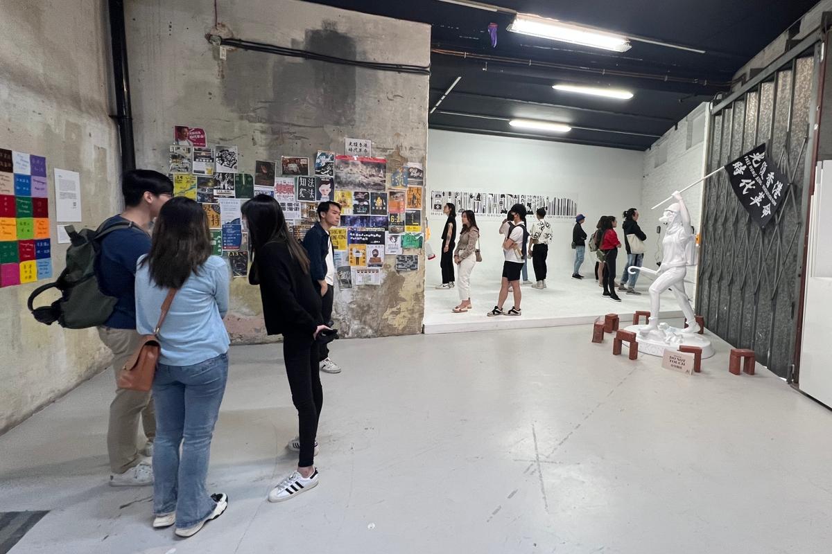 Within the first few hours of the exhibition, there were already hundreds of visitors, from both Hongongers in the UK, and locals. (Angela Chen/The Epoch Times UK)