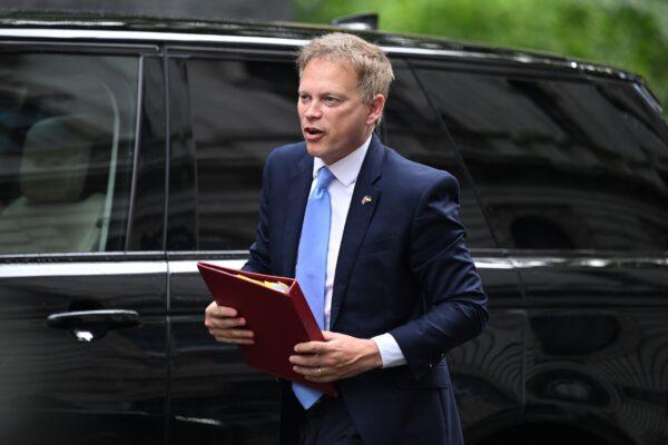 Secretary of State for Transport Grant Shapps arrives for the weekly Cabinet meeting at Downing Street in London, on May 24, 2022. (Leon Neal/Getty Images)