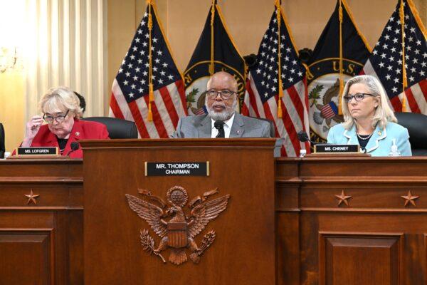 (L–R) Rep. Zoe Lofgren (D-Calif.), Chair of the Jan. 6 committee Rep. Bennie Thompson (D-Miss.), and Vice Chairwoman Rep. Liz Cheney (R-Wyo.) listen during a hearing by Jan. 6 committee in the Cannon House Office Building in Washington on June 13, 2022. (Saul Loeb/AFP via Getty Images)