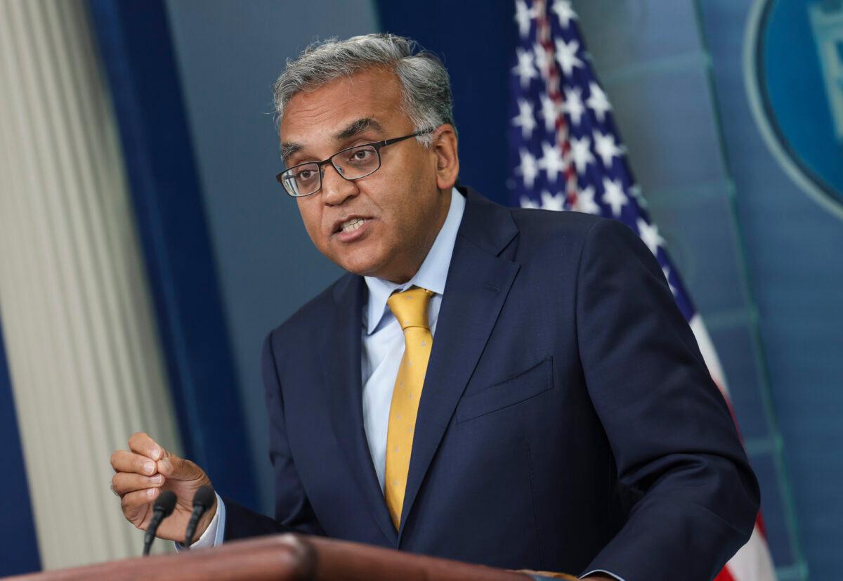 Dr. Ashish Jha, the White House's COVID-19 response coordinator, speaks to reporters in Washington in a June 2, 2022, file image. (Kevin Dietsch/Getty Images)