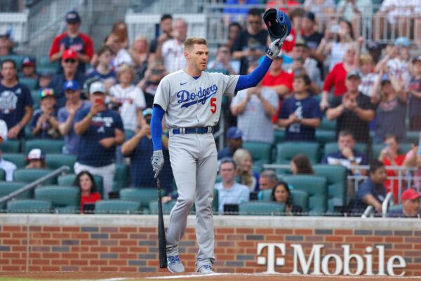 Freddie Freeman #5 of the Los Angeles Dodgers tips his helmet during his return to Truist Park during the first inning against the Atlanta Braves at Truist Park, on June 24, 2022. (Todd Kirkland/Getty Images)