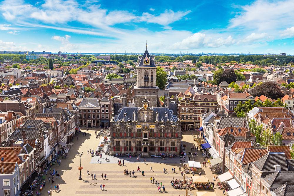 Delft's Town Hall on Market Square. (S-F/Shutterstock)