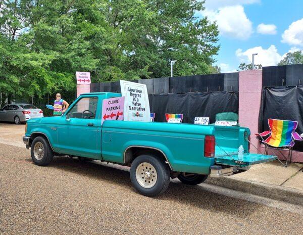 Pro-abortionists set up outside Jackson Women's Health Organization. (Matt McGregor/The Epoch Times)