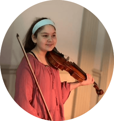 Young violinist Chloe Suarez. (Courtesy of Karen Doll)