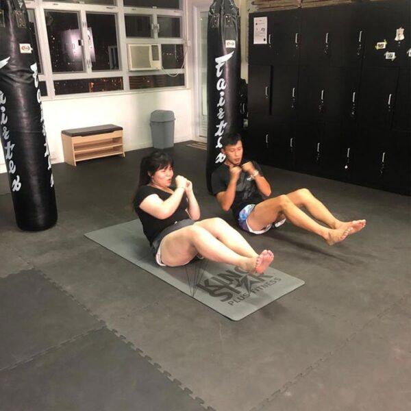 After successfully losing 60 pounds, Cokimi encountered a bottleneck. She started to learn Muay Thai as a result. She believes that Muay Thai is an excellent whole body exercise that can help her lose weight. (Courtesy of Cokimi)