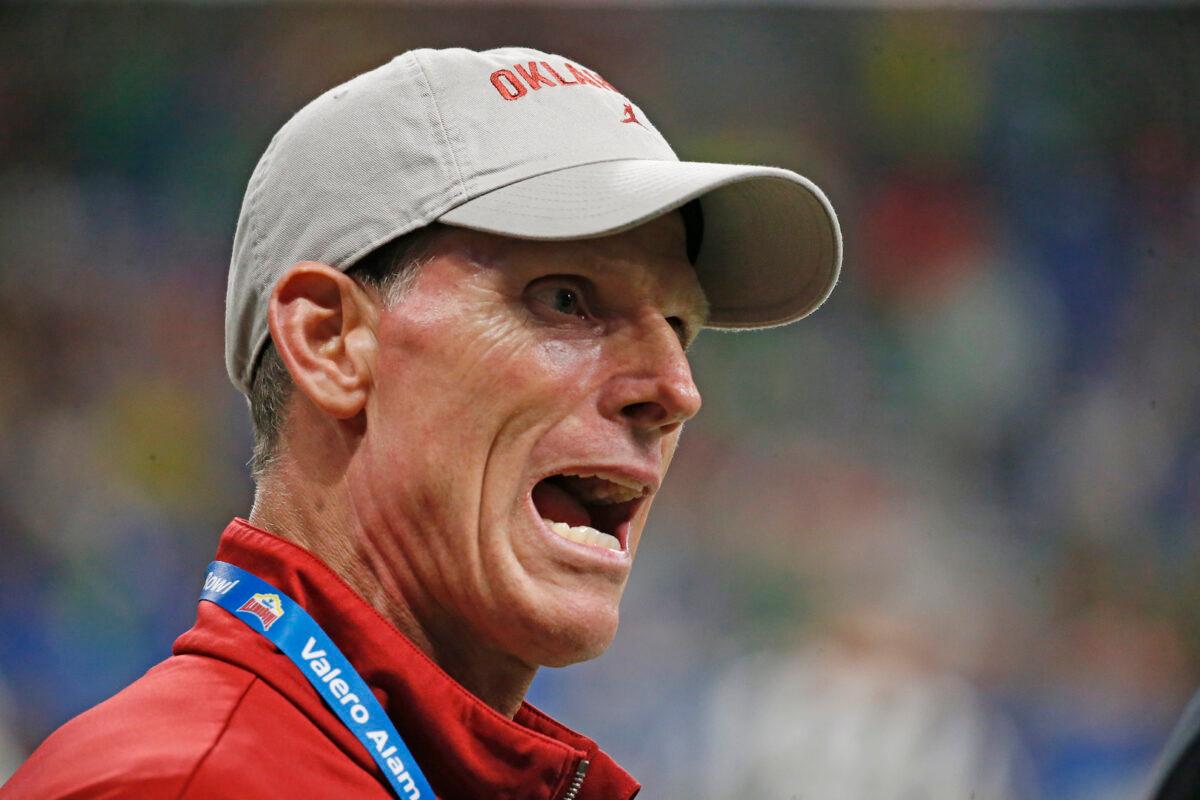 Newly named head coach Brent Venables of the Oklahoma Sooners watches the game against the Oregon Ducks in the Valero Alamo Bowl at the Alamodome in San Antonio, Texas, on Dec. 29, 2021. (Ronald Cortes/Getty Images)