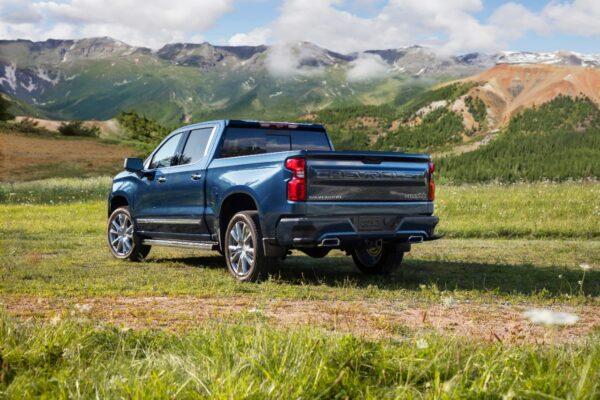 Rear bumper with integrated CornerSteps. (Courtesy of Chevrolet)
