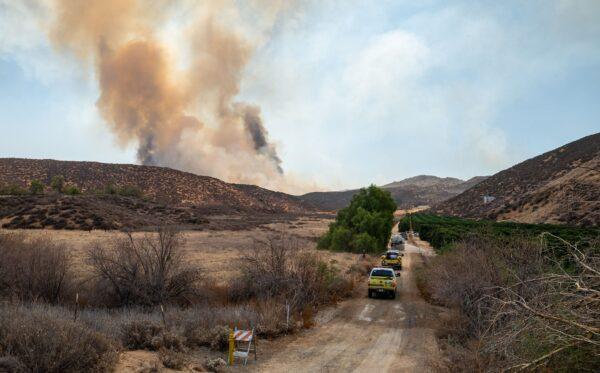 Multiple fire agencies battle the Fairview fire burning in Hemet, Calif., on Sept. 6, 2022. (John Fredricks/The Epoch Times)
