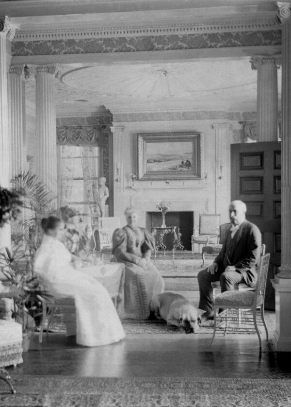 Henry (R) with his wife, Fanny, and daughter, Helen, at their Dobbs Ferry estate in New York state, circa 1898. (Courtesy of Alexandra Villard de Borchgrave)