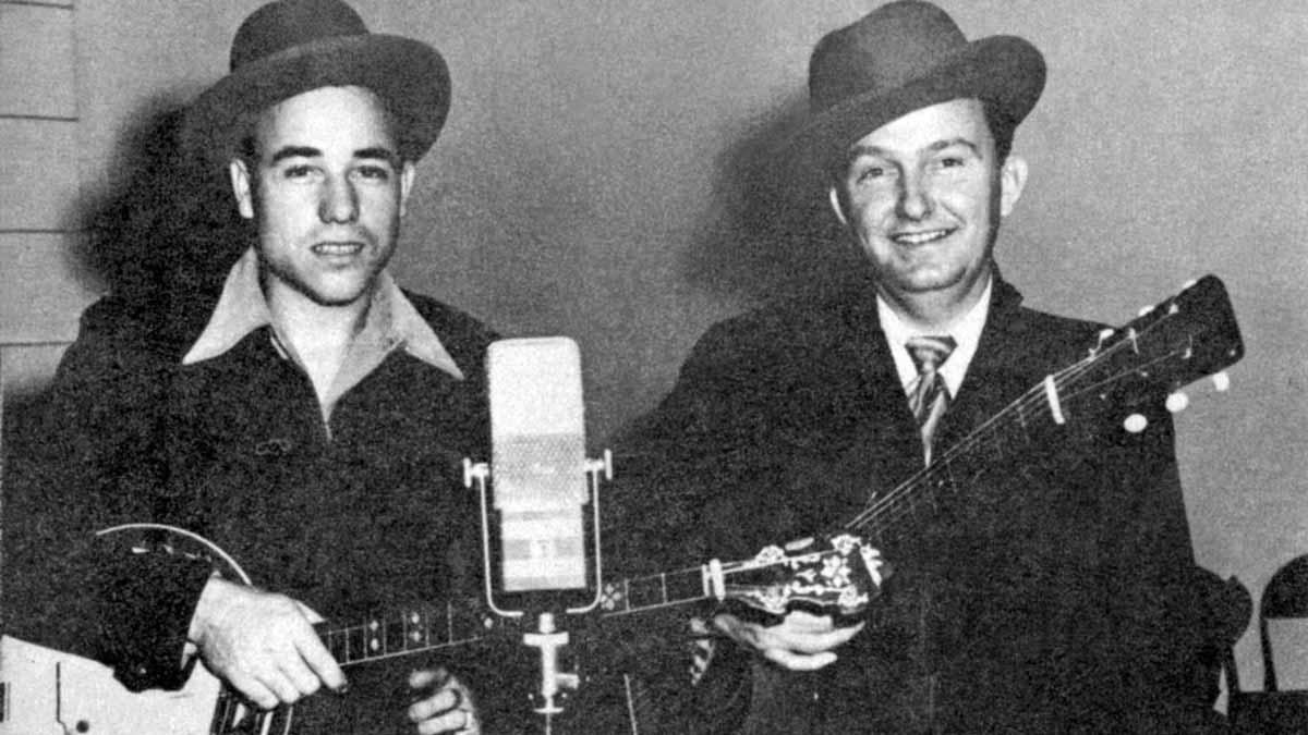 Banjo player Earl Scruggs (L) and guitarist Lester Flat in 1949. (Public Domain)