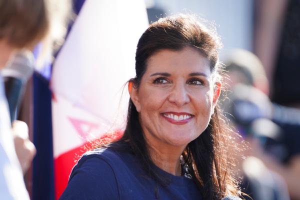 Ramaswamy Assails 'Woke Capital' in California's Corporate Sphere | USNN World News Republican presidential candidate and former South Carolina Gov. Nikki Haley speaks at the Iowa State Fair in Des Moines on Aug. 12, 2023. (Madalina Vasiliu/The Epoch Times)