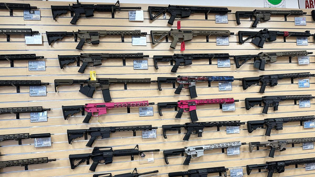 Firearms on display at Gun Effects in Los Angeles on Sept. 8, 2023. (Christina Corona/NTD)