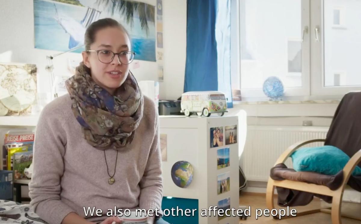 Sara compartió su historia después de la vacuna contra el VPH, según informó The Epoch Times el 23 de septiembre de 2022. (Foto del documental de The Epoch Times "Under the Skin")