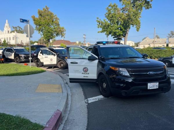 Police cars outside an event attended by Democratic presidential candidate Robert F. Kennedy Jr, at Wilshire Ebell Theatre in Los Angeles on Sept. 15, 2023. (Provided to The Epoch Times)