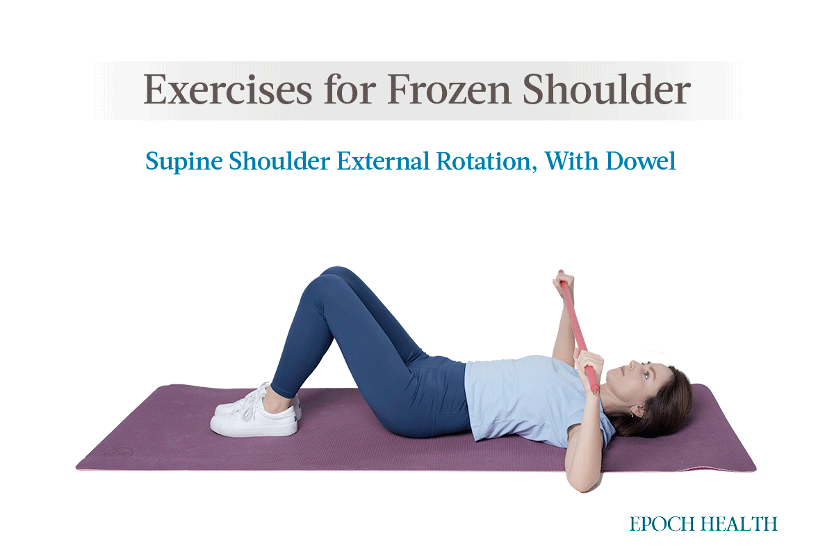 Frozen Shoulder: An Inflammatory Condition and 6 Top Exercises for Relief | USNN World News (Samira Bouaou/The Epoch Times)