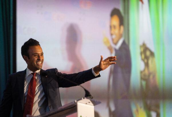 Ramaswamy Assails 'Woke Capital' in California's Corporate Sphere | USNN World News Presidential candidate Vivek Ramaswamy speaks at the 2023 CA GOP conference in Anaheim, Calif., on Sept. 30, 2023. (John Fredricks/The Epoch Times)