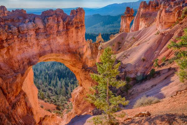 Natural Arch, Bryce Canyon National Park. (Dreamstime/Shutterstock)