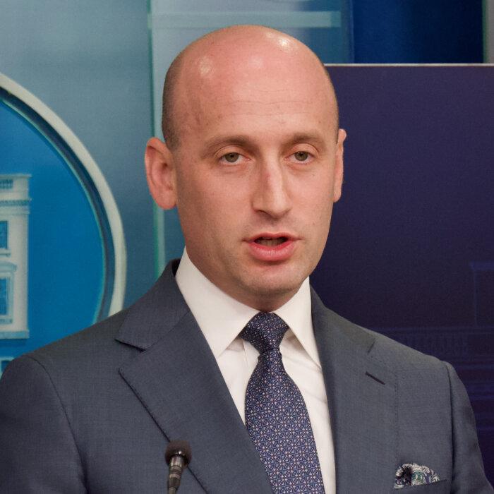 More Than 1 Million Illegal Immigrants Have Self-Deported, Says Senior White House Official | The Epoch Times