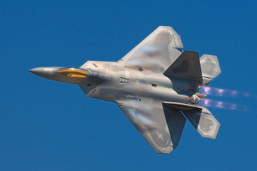 A Lockheed Martin F-22A Raptor fighter (Rob Shenk/Wikimedia Commons)