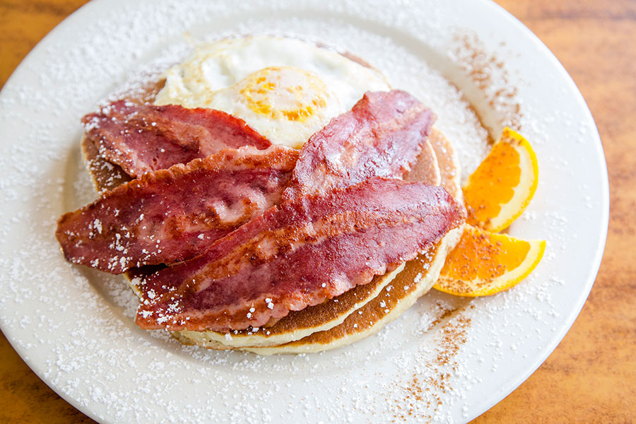 We got the Lumberjack with over-easy eggs and turkey bacon. (Samira Bouaou/Epoch Times)