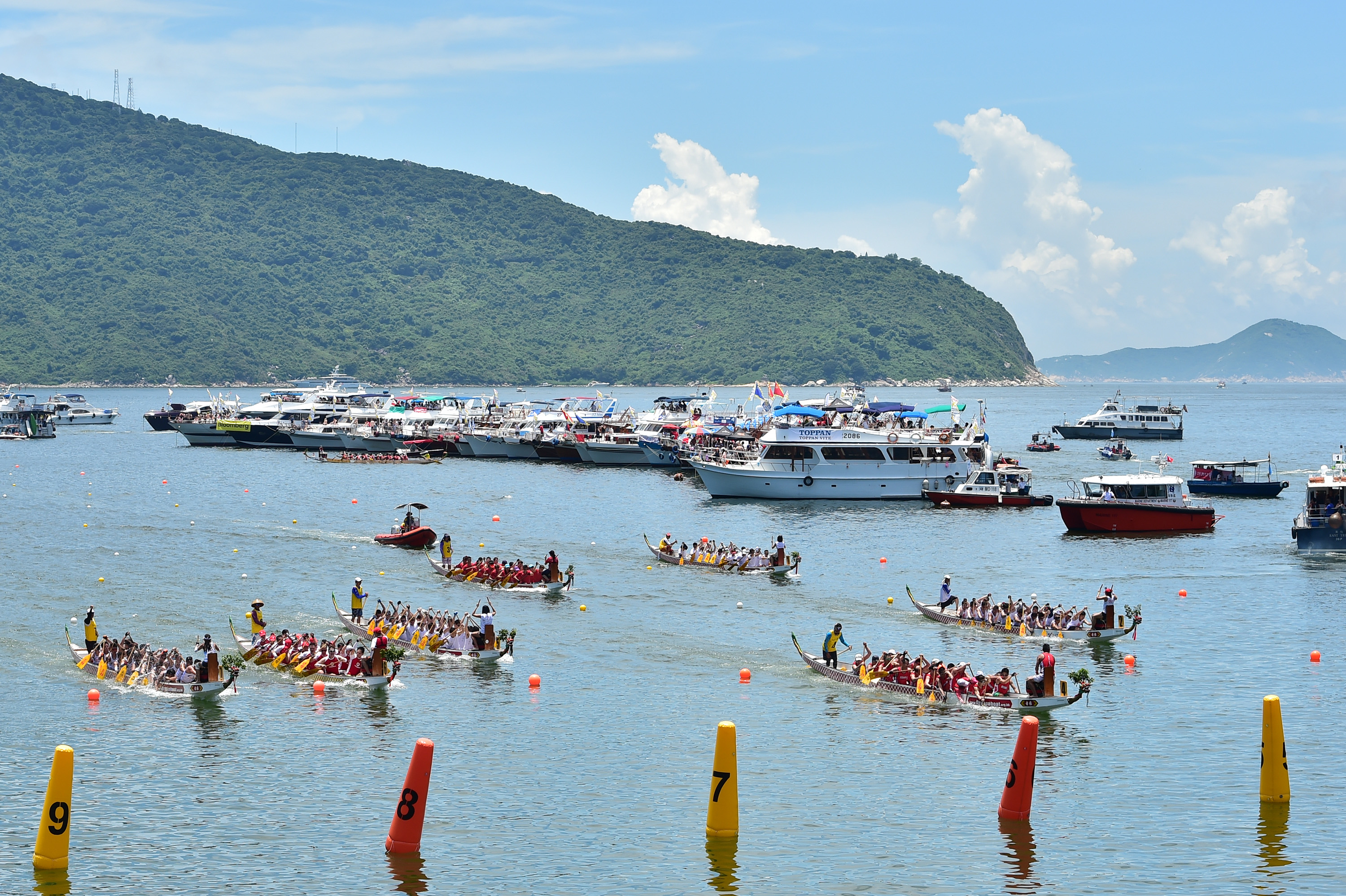 Dragon Boat Fever Hits Hong Kong | Dragon Boat Festival | Dragon Boats ...