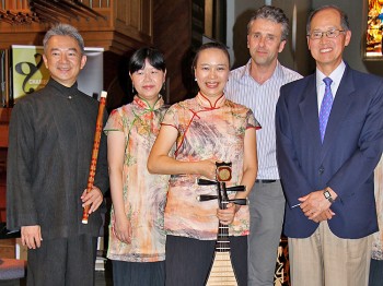 (L-R) Chung-Hsien Wu, Shu-Fen Lee, Hui-Kuan Lin, Roman Borys, Chamberfest Artistic Director, and Dr. David Lee, Taiwanese Ambassador to Canada (Pam McLennan/The Epoch Times) (L-R) Chung-Hsien Wu, Shu-Fen Lee, Hui-Kuan Lin, Roman Borys, Chamberfest Artistic Director, and Dr. David Lee, Taiwanese Ambassador to Canada (Pam McLennan/The Epoch Times)