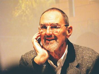 Conversations with Thom Mayne at the Center for Architecture, New York, March 5, 2009. (Charlotte Cuthbertson/The Epoch Times) Conversations with Thom Mayne at the Center for Architecture, New York, March 5, 2009. (Charlotte Cuthbertson/The Epoch Times)