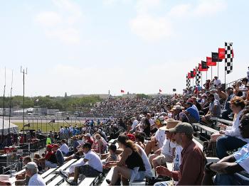 NO YAWNS: This is not a bored crowd. This is crowd excited to see some of the fastest, most technologically advanced cars on the planet battle to the limits of their endurance—which cannot be reached in a few hours. (Sherwood Liu/The Epoch Times) NO YAWNS: This is not a bored crowd. This is crowd excited to see some of the fastest, most technologically advanced cars on the planet battle to the limits of their endurance—which cannot be reached in a few hours. (Sherwood Liu/The Epoch Times)